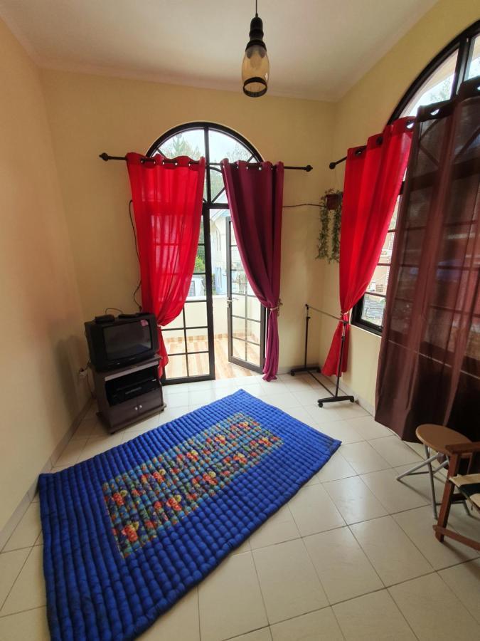 Villa Panda H Kota Bunga Puncak Cinengangirang Экстерьер фото